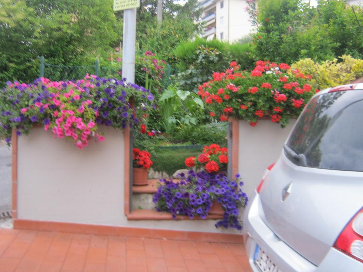 Il Melograno B&B With Private Bathrooms 아울라 외부 사진
